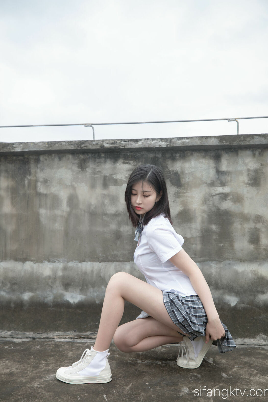 Coser@年年Nnian – 天台JK (79P – 1V)