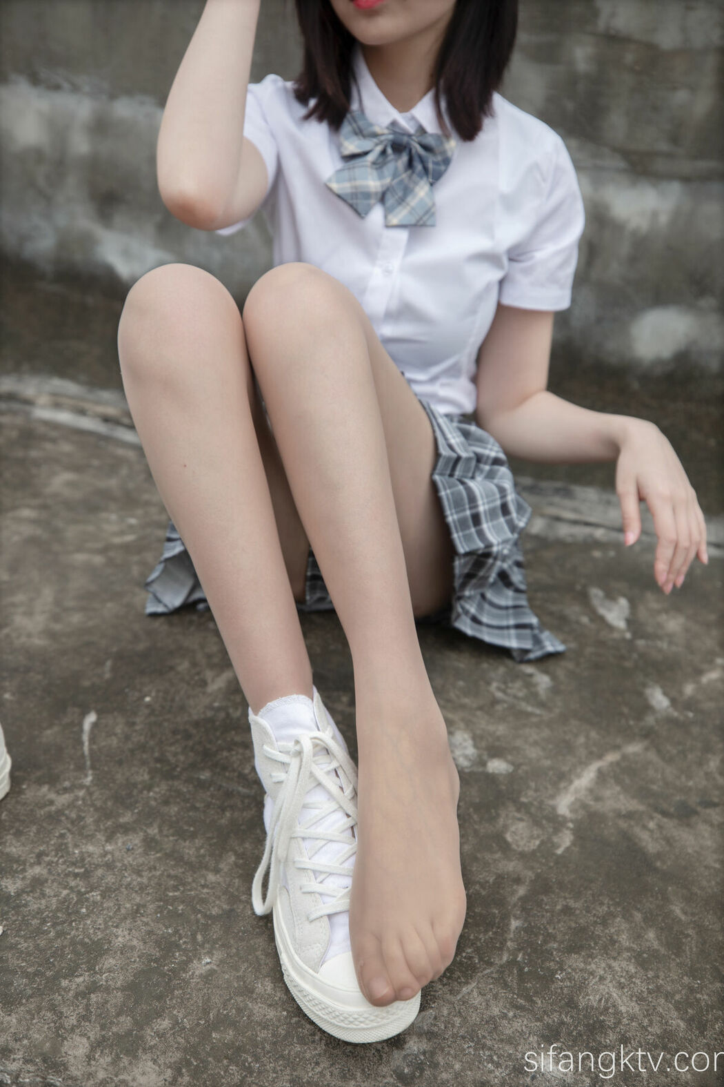 Coser@年年Nnian – 天台JK (79P – 1V)