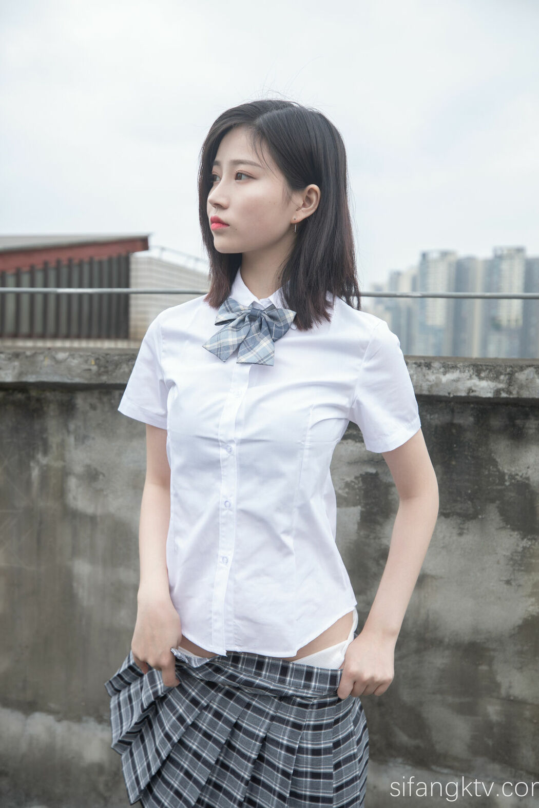 Coser@年年Nnian – 天台JK (79P – 1V)