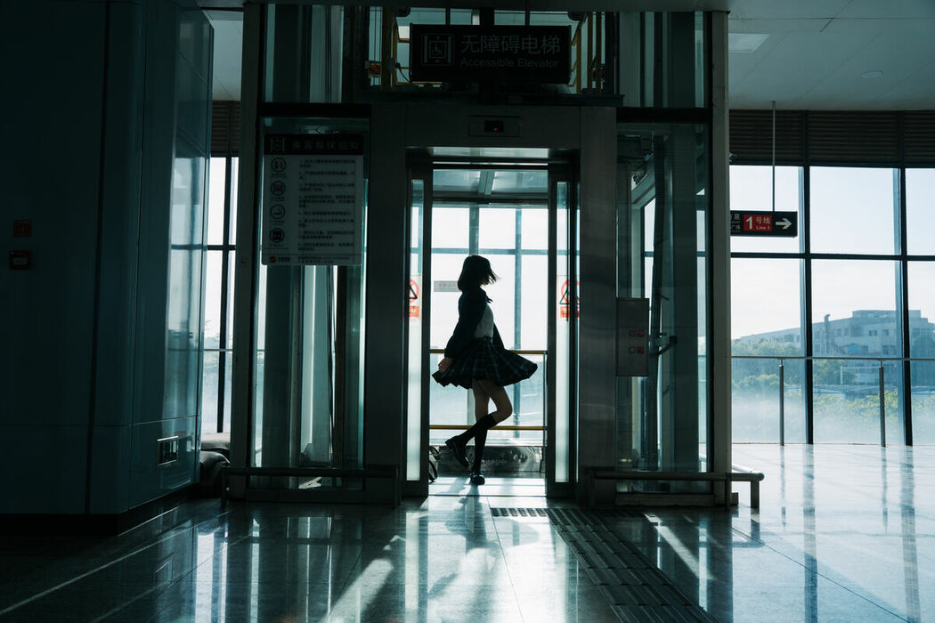 YiTuYu艺图语 Vol.9127 Qi Qi (24P)