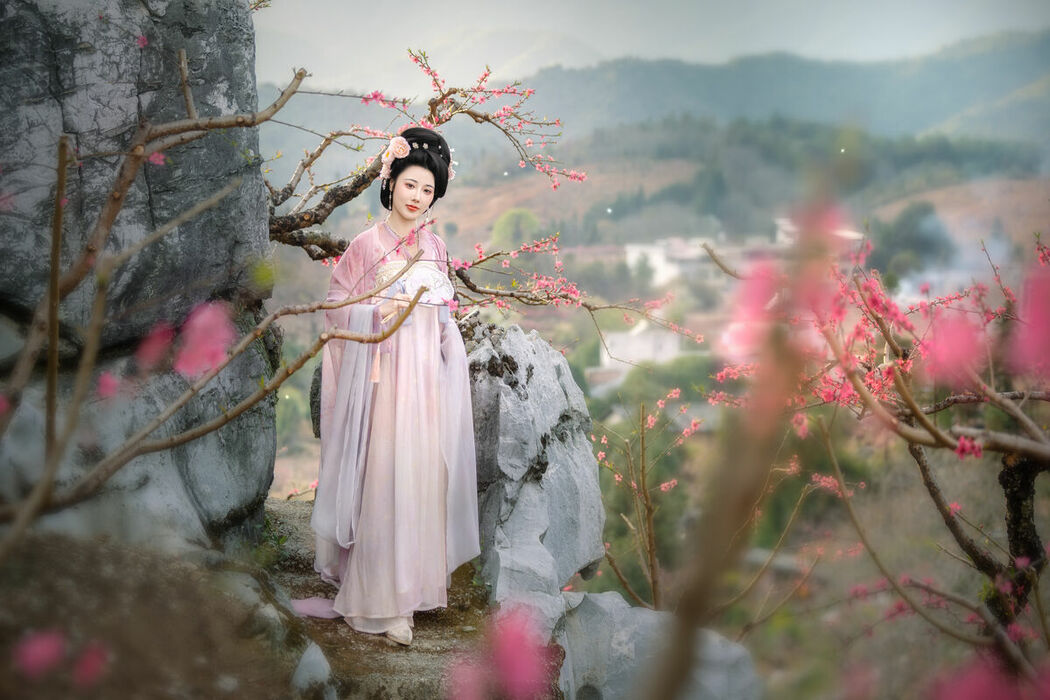 YiTuYu艺图语 Vol.9120 CC (33P)