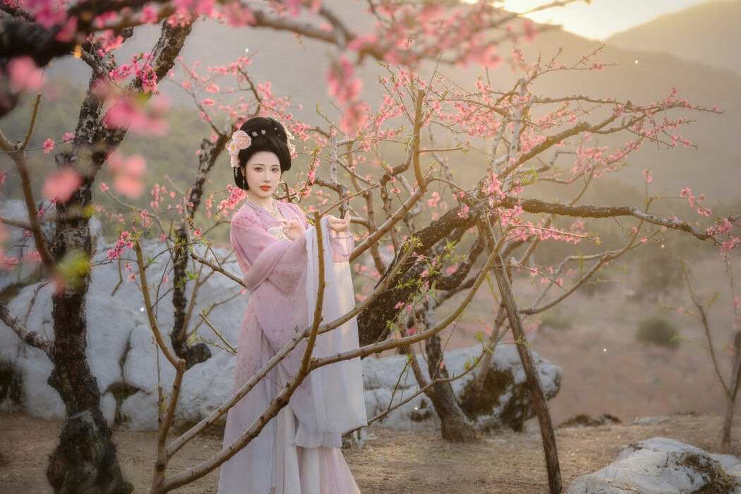 YiTuYu艺图语 Vol.9120 CC (33P)