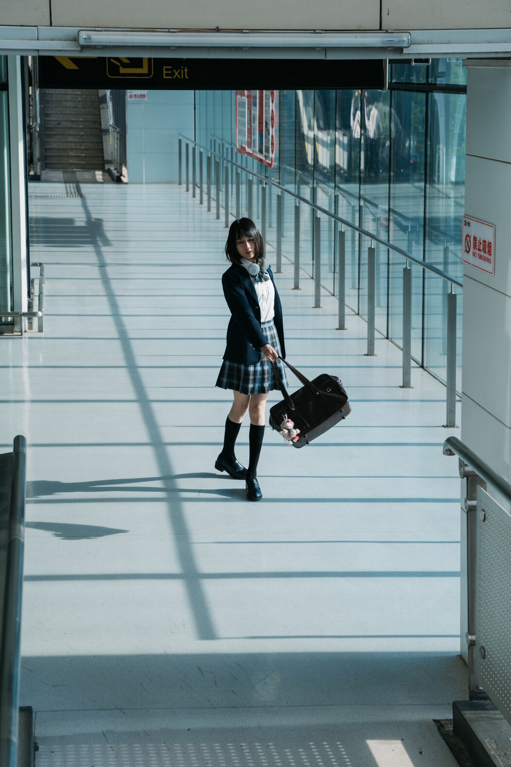 YiTuYu艺图语 Vol.9127 Qi Qi (24P)