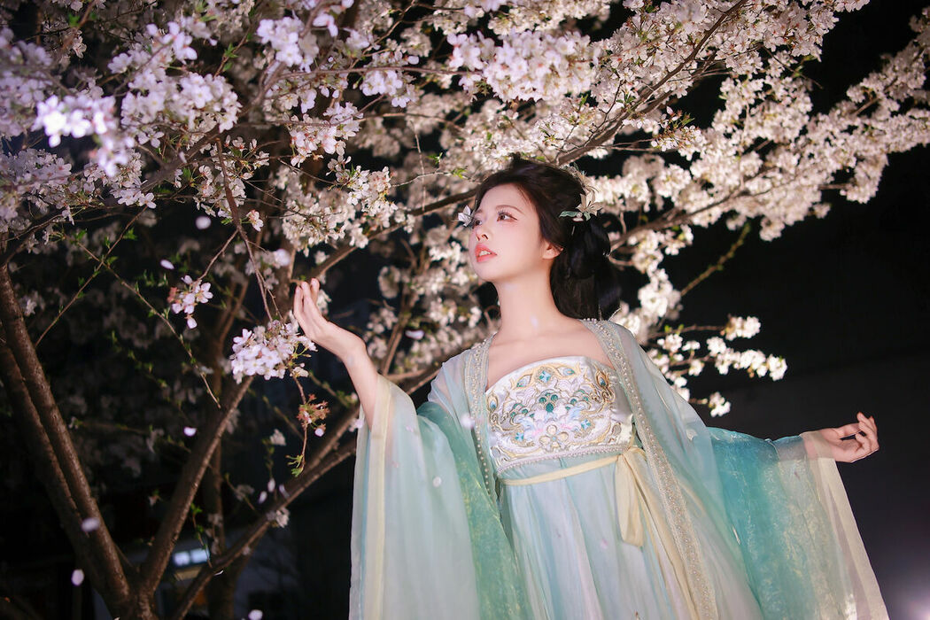 YiTuYu艺图语 Vol.9125 Fei Fei (16P)