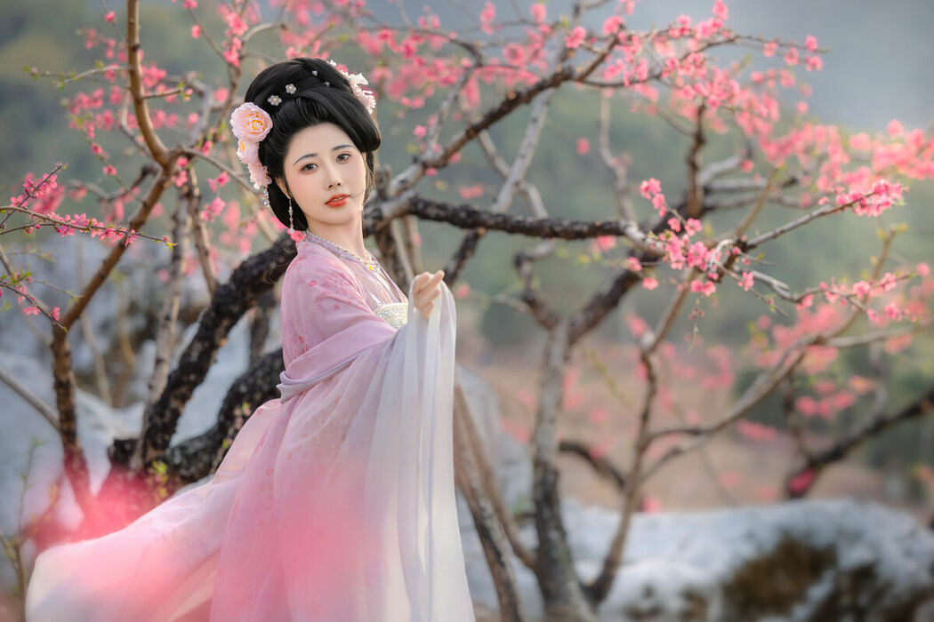 YiTuYu艺图语 Vol.9120 CC (33P)