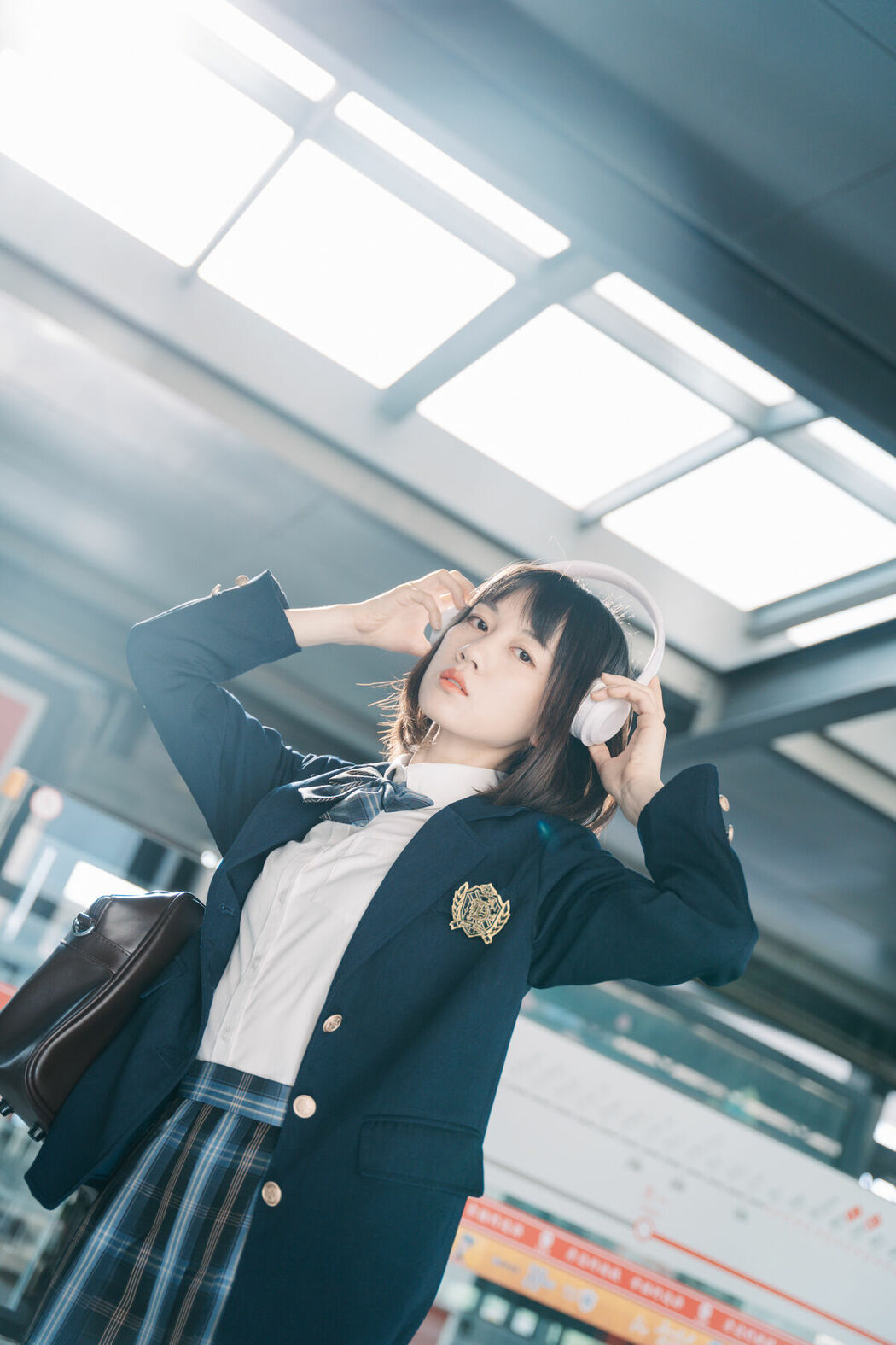 YiTuYu艺图语 Vol.9127 Qi Qi (24P)