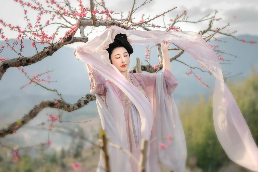 YiTuYu艺图语 Vol.9120 CC (33P)