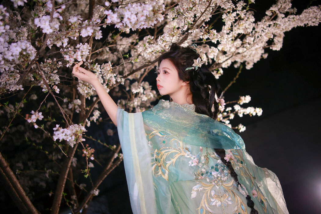 YiTuYu艺图语 Vol.9125 Fei Fei (16P)