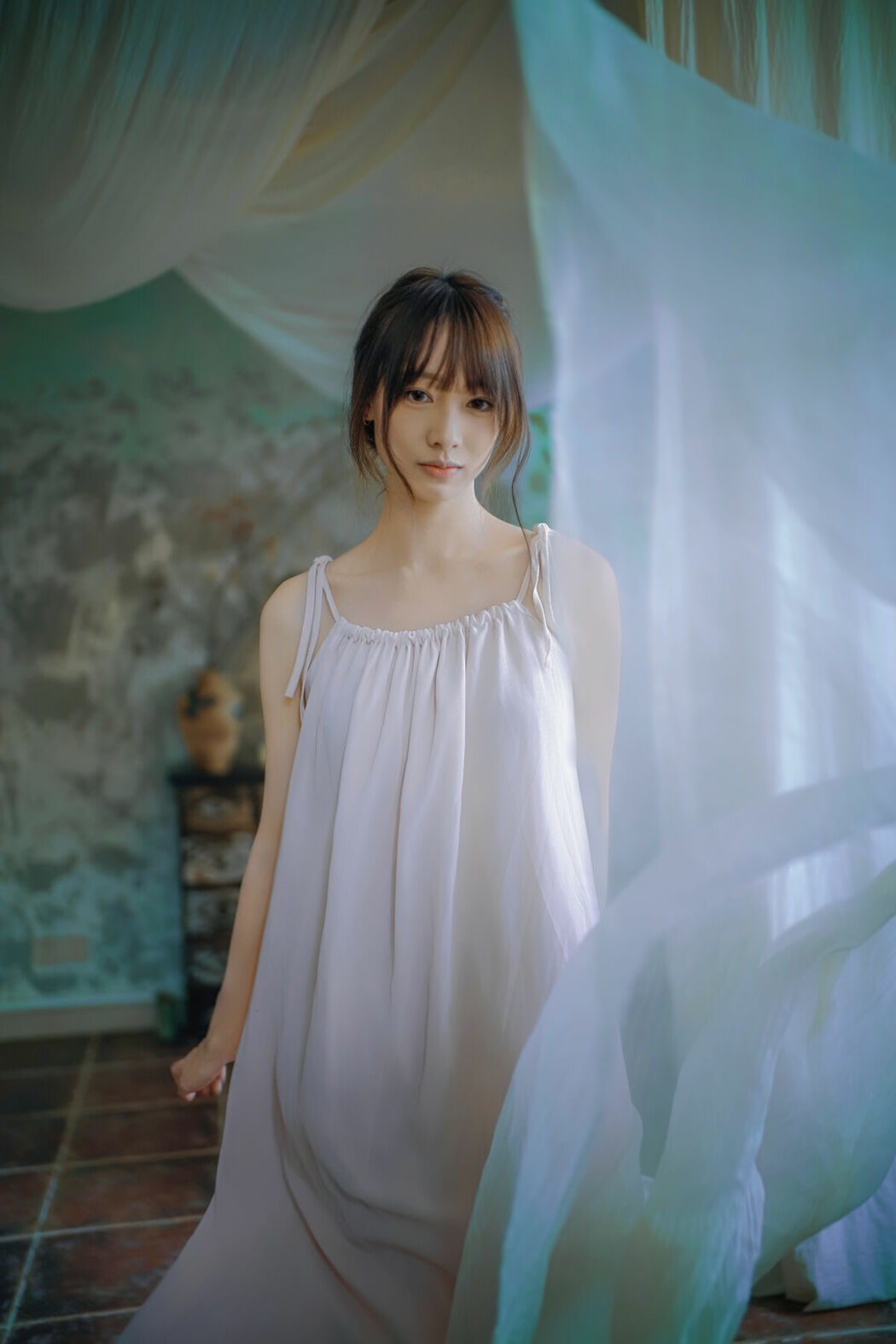 YiTuYu艺图语 Vol.9137 Kan Bu Qing Xiao Gui (42P)