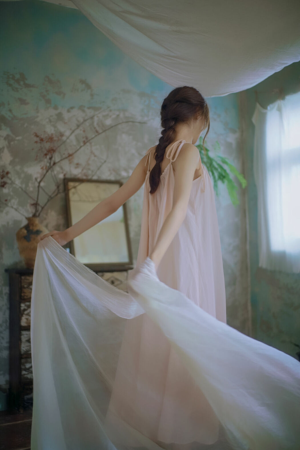 YiTuYu艺图语 Vol.9137 Kan Bu Qing Xiao Gui (42P)