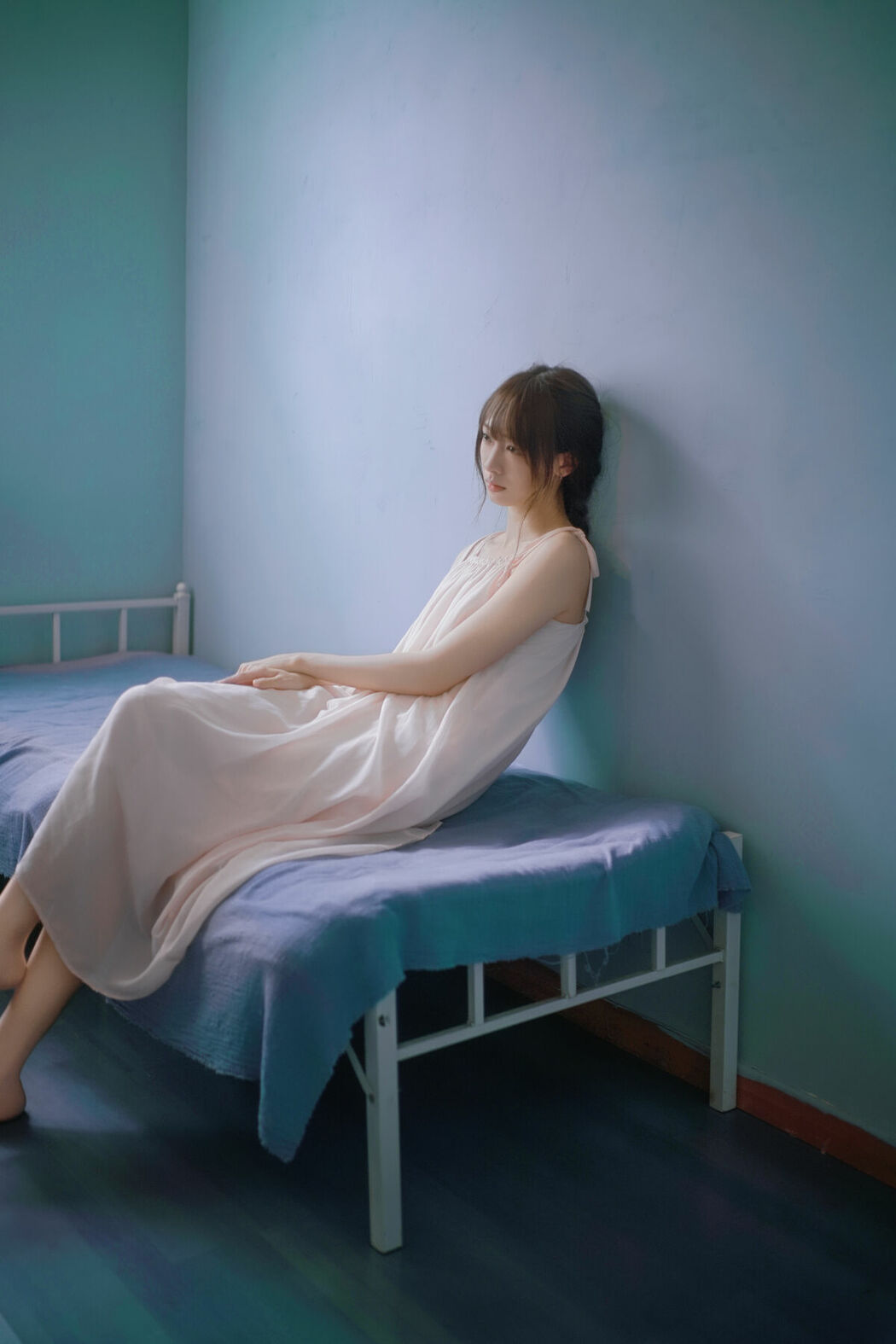 YiTuYu艺图语 Vol.9137 Kan Bu Qing Xiao Gui (42P)