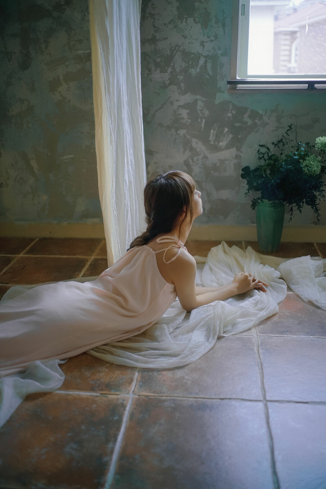 YiTuYu艺图语 Vol.9137 Kan Bu Qing Xiao Gui (42P)