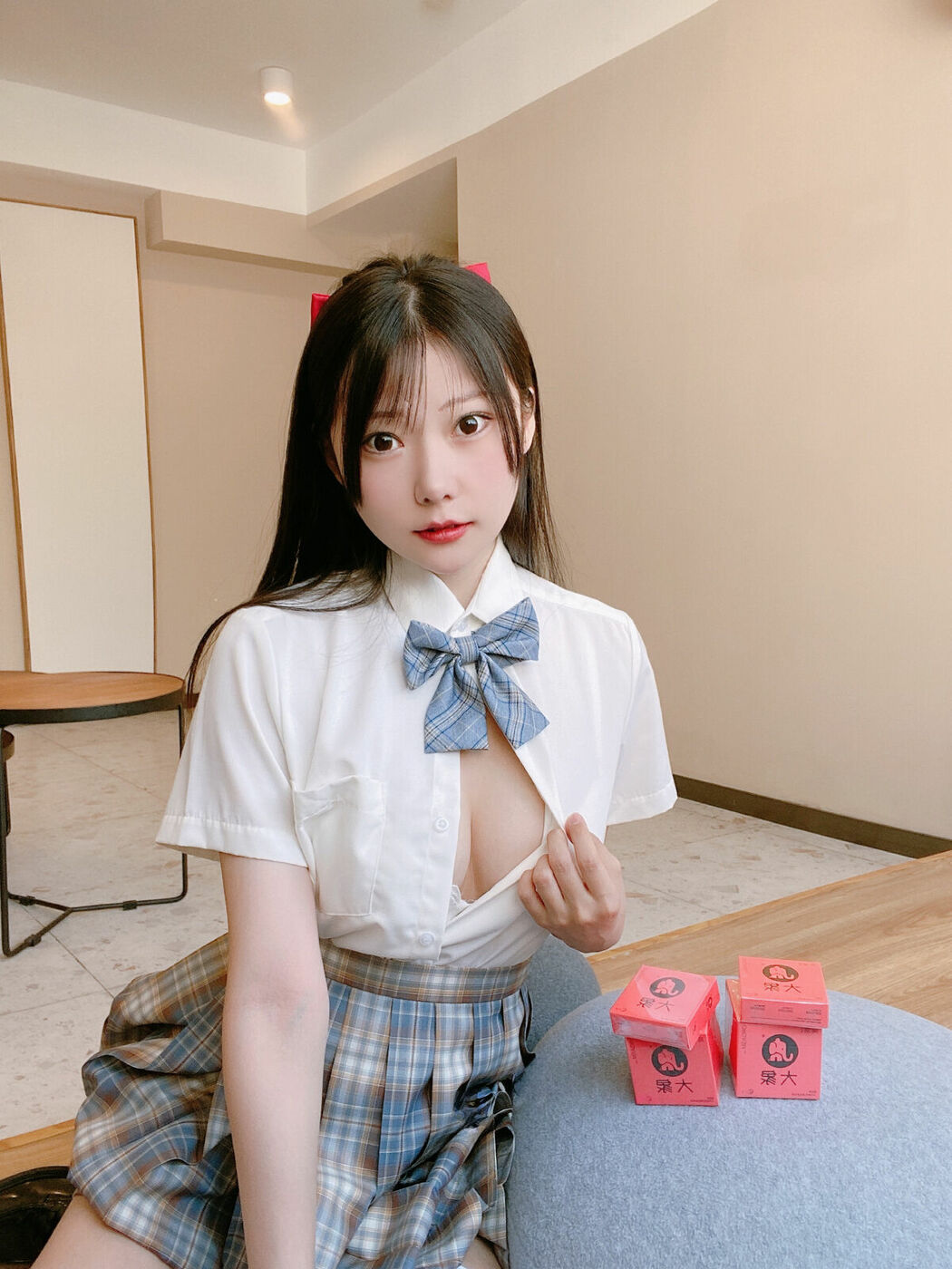 Coser@香草喵露露 – 大象 JK格子裙 (31P)