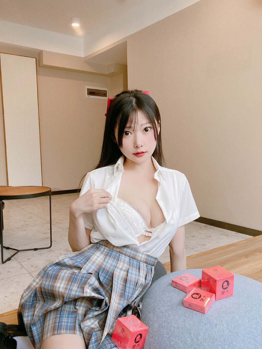 Coser@香草喵露露 – 大象 JK格子裙 (31P)