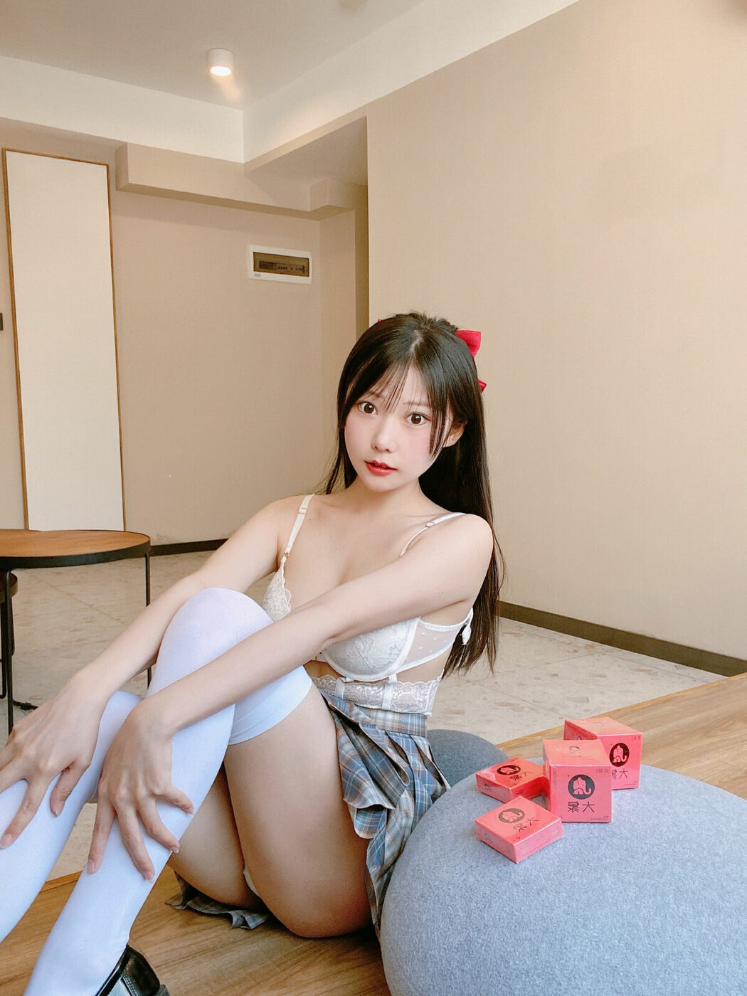 Coser@香草喵露露 – 大象 JK格子裙 (31P)