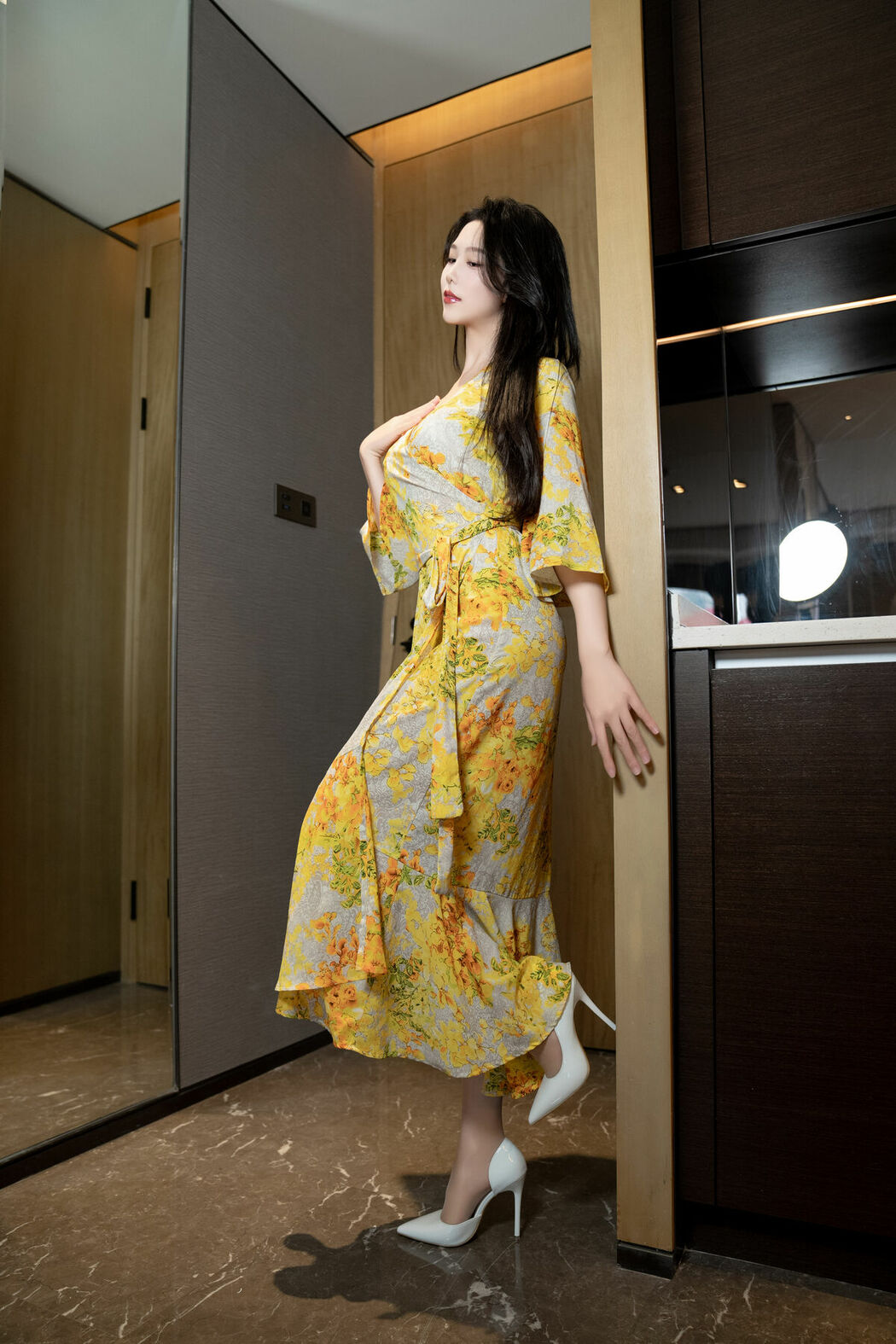 Coser@抖娘-利世 – 出轨人妻 Part01 (53P)