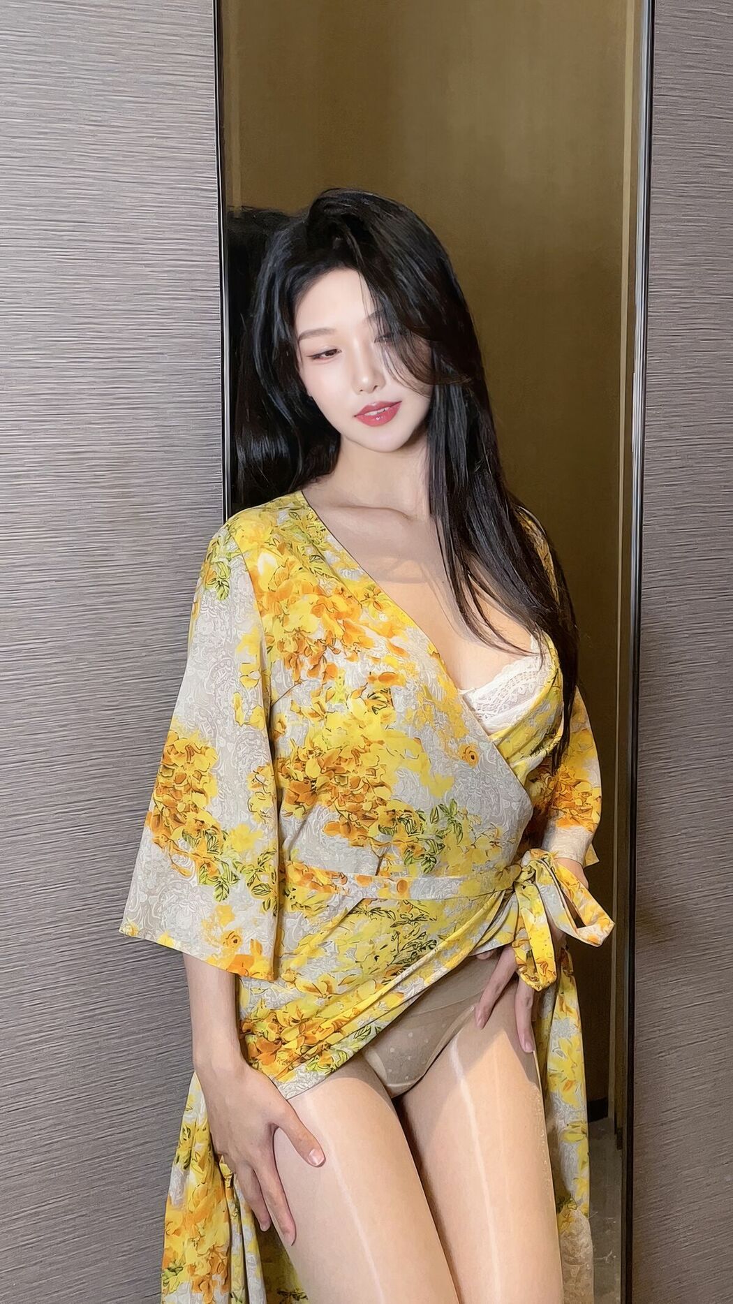 Coser@抖娘-利世 – 出轨人妻 Part03 (52P)