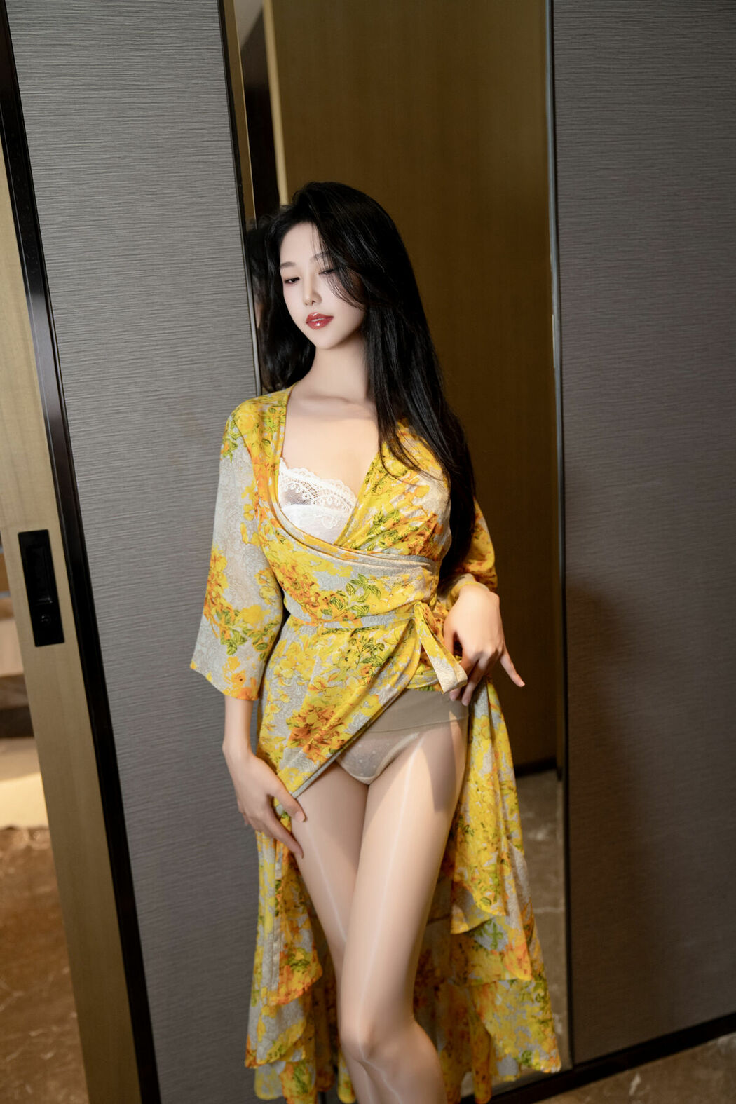 Coser@抖娘-利世 – 出轨人妻 Part01 (53P)