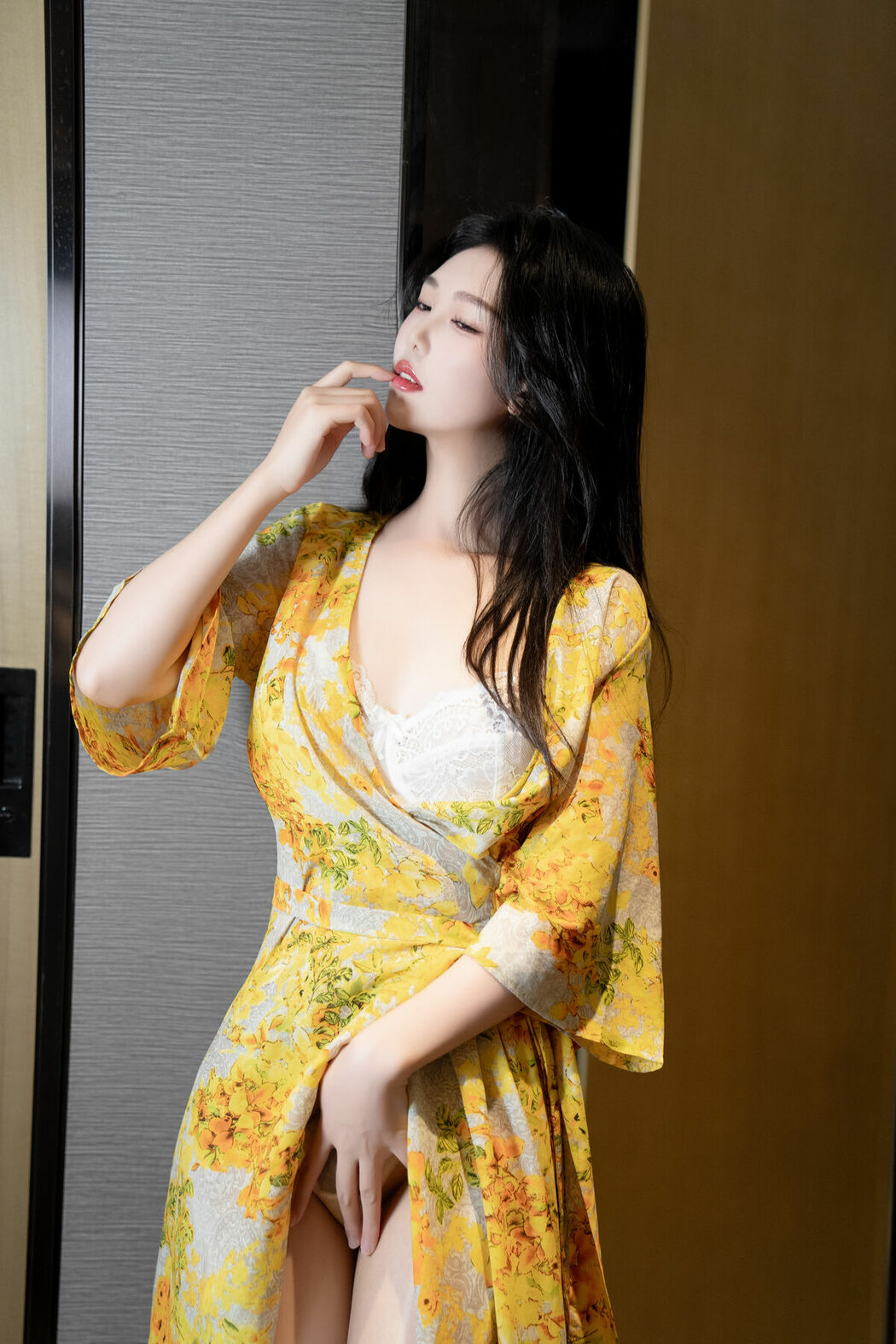 Coser@抖娘-利世 – 出轨人妻 Part01 (53P)