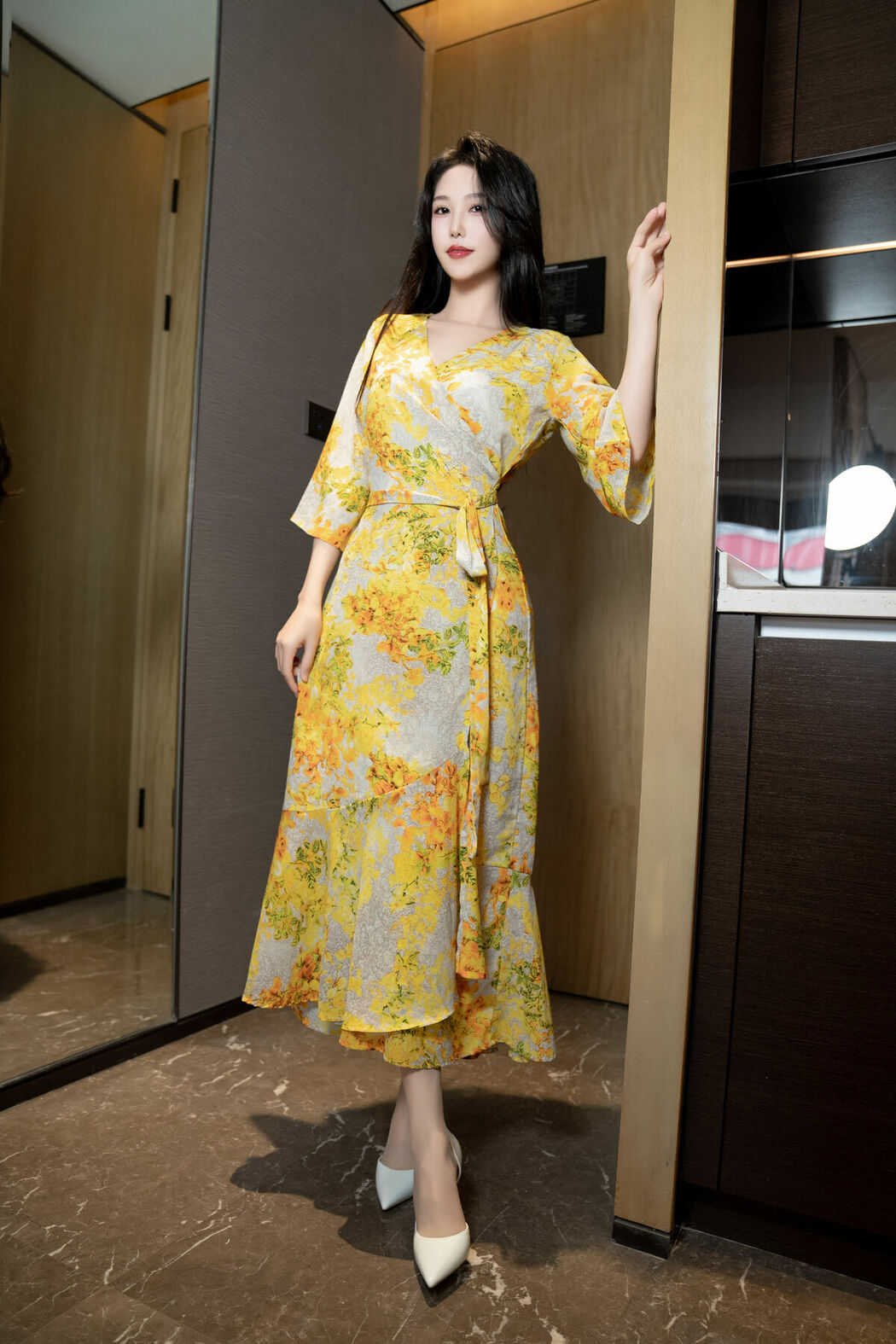 Coser@抖娘-利世 – 出轨人妻 Part01 (53P)