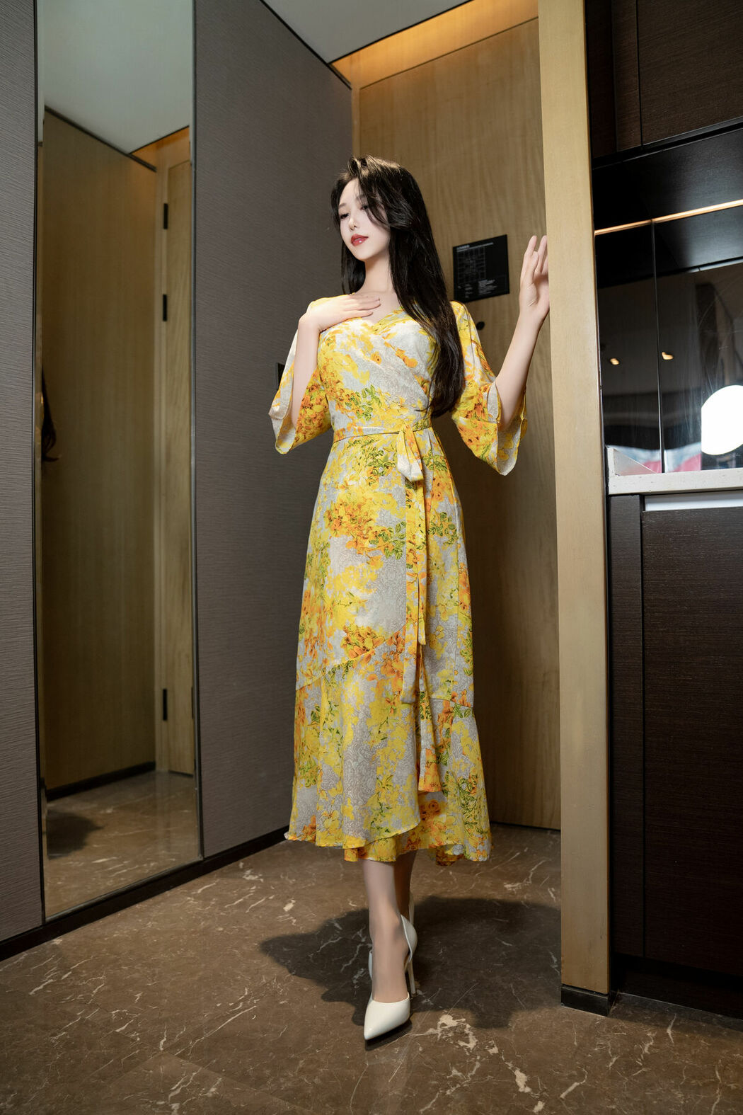 Coser@抖娘-利世 – 出轨人妻 Part01 (53P)