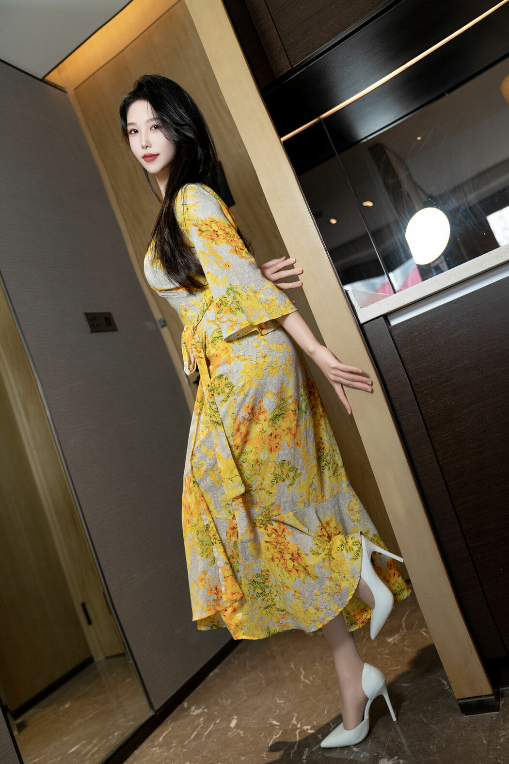 Coser@抖娘-利世 – 出轨人妻 Part01 (53P)