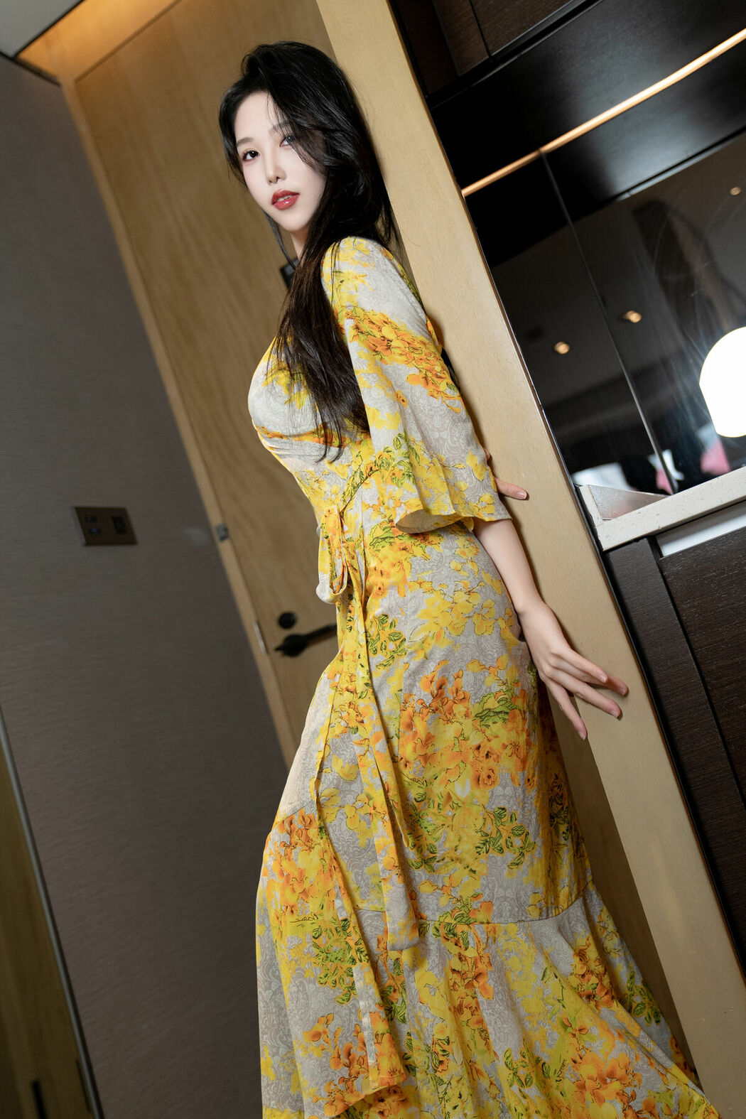 Coser@抖娘-利世 – 出轨人妻 Part01 (53P)