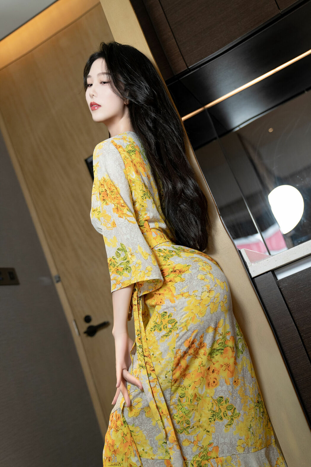 Coser@抖娘-利世 – 出轨人妻 Part01 (53P)