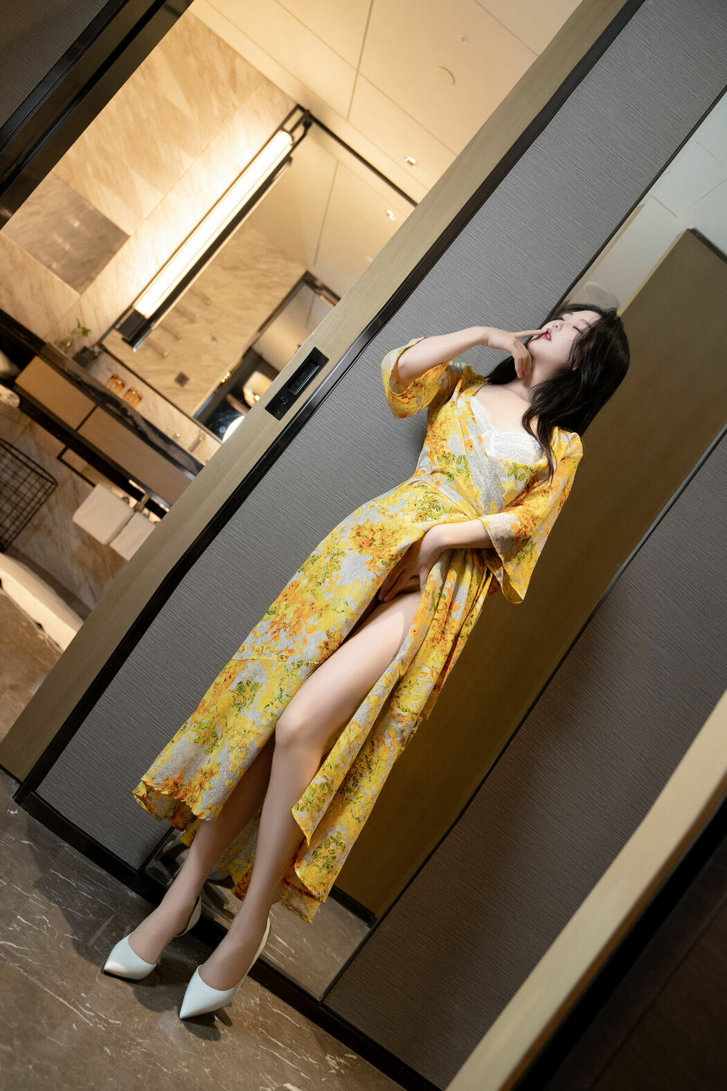 Coser@抖娘-利世 – 出轨人妻 Part01 (53P)