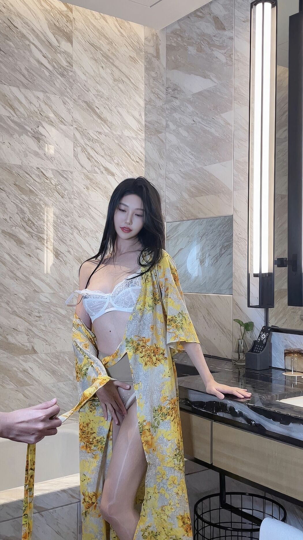 Coser@抖娘-利世 – 出轨人妻 Part03 (52P)