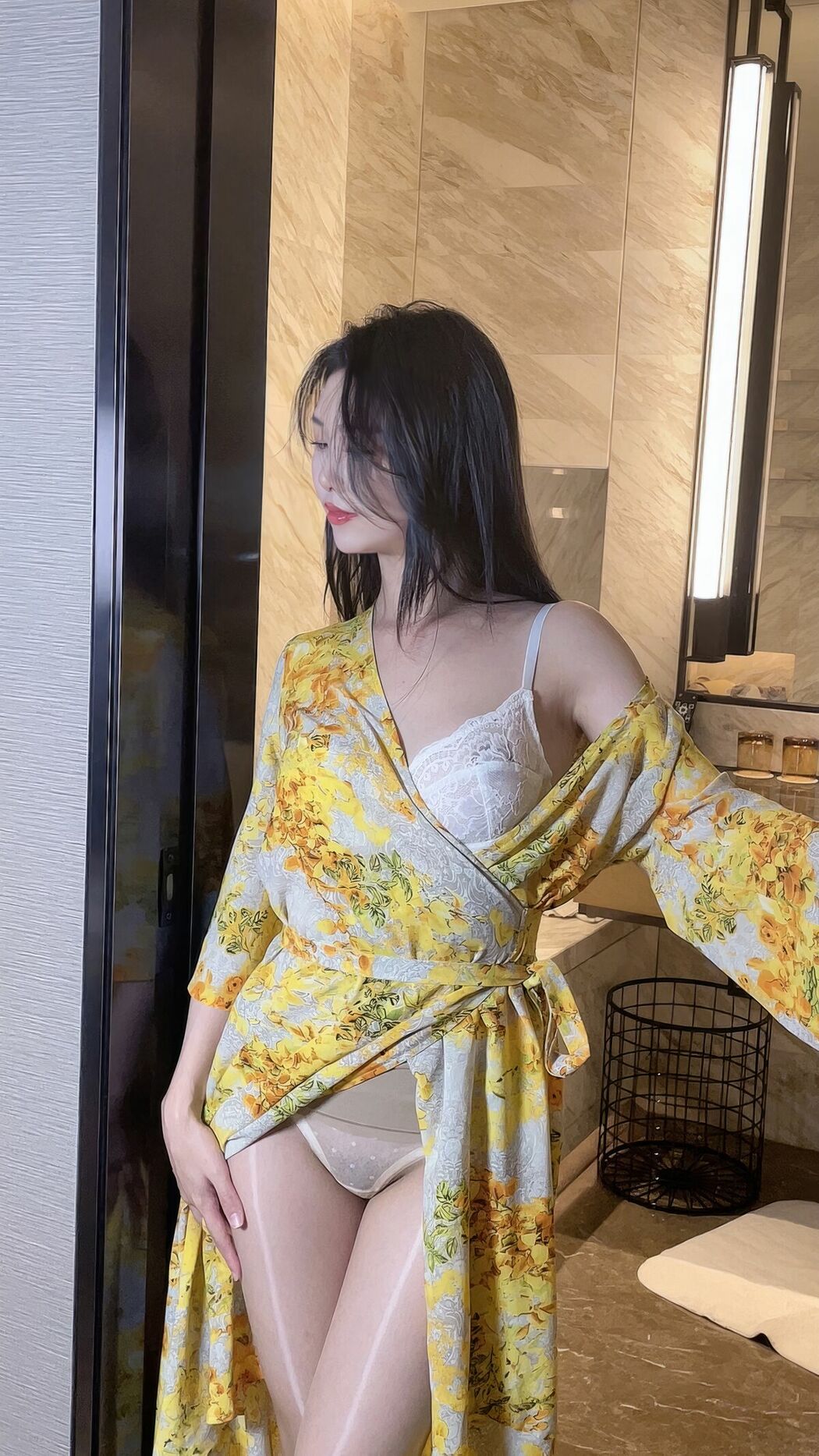 Coser@抖娘-利世 – 出轨人妻 Part03 (52P)