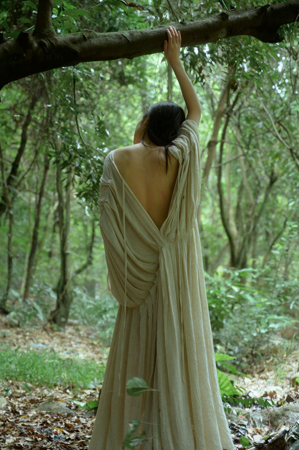 YiTuYu艺图语 Vol.9151 Ban Ge Yue Liang (23P)