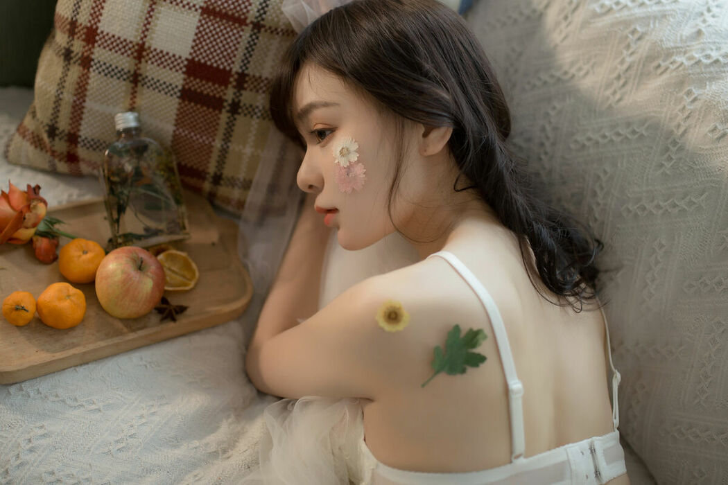 YiTuYu艺图语 Vol.9146 Fei Sato Ni Ni (19P)