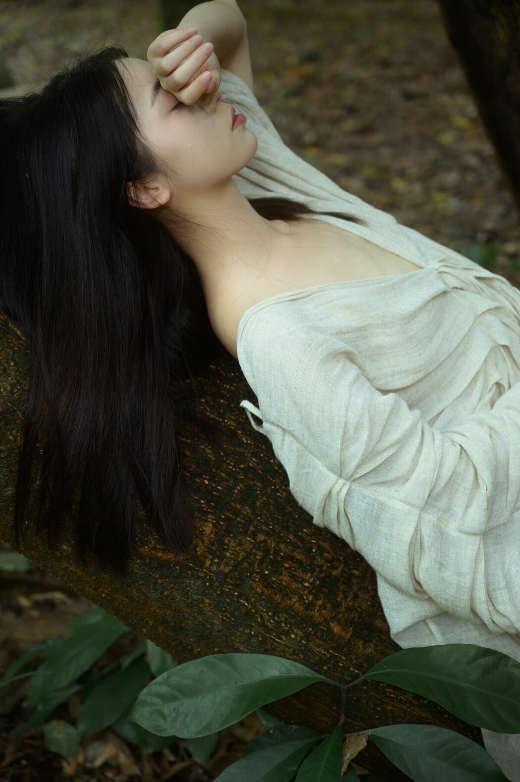 YiTuYu艺图语 Vol.9151 Ban Ge Yue Liang (23P)