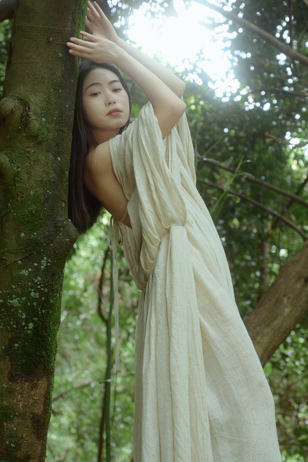 YiTuYu艺图语 Vol.9151 Ban Ge Yue Liang (23P) Cover Photo