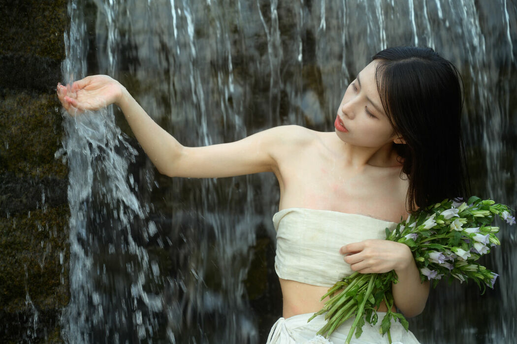 YiTuYu艺图语 Vol.9160 Bei Shang Tian Jiao (17P)