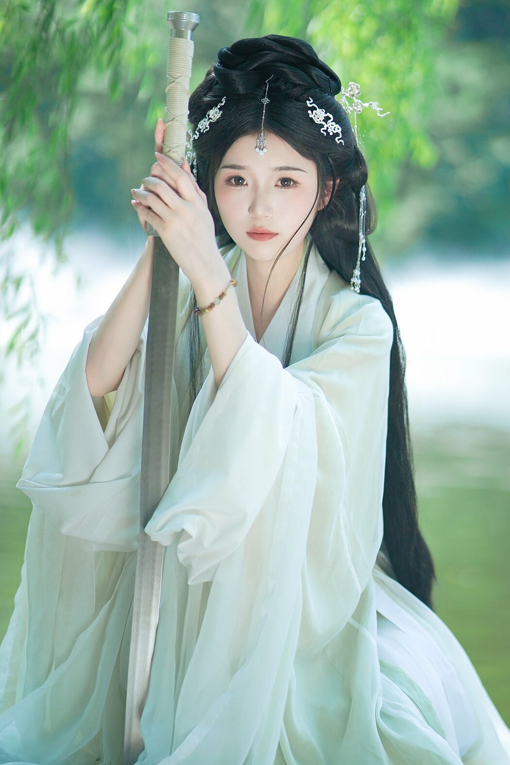 YiTuYu艺图语 Vol.9168 Zi Yu He Dian Tian De Ya (14P) Cover Photo