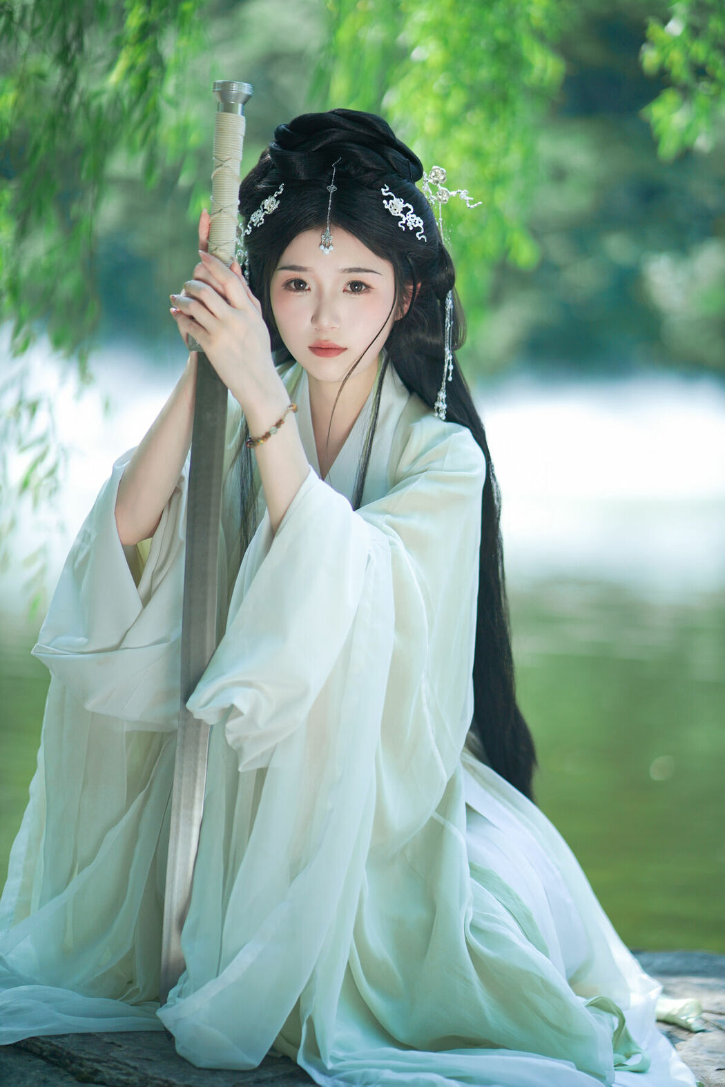 YiTuYu艺图语 Vol.9168 Zi Yu He Dian Tian De Ya (14P)