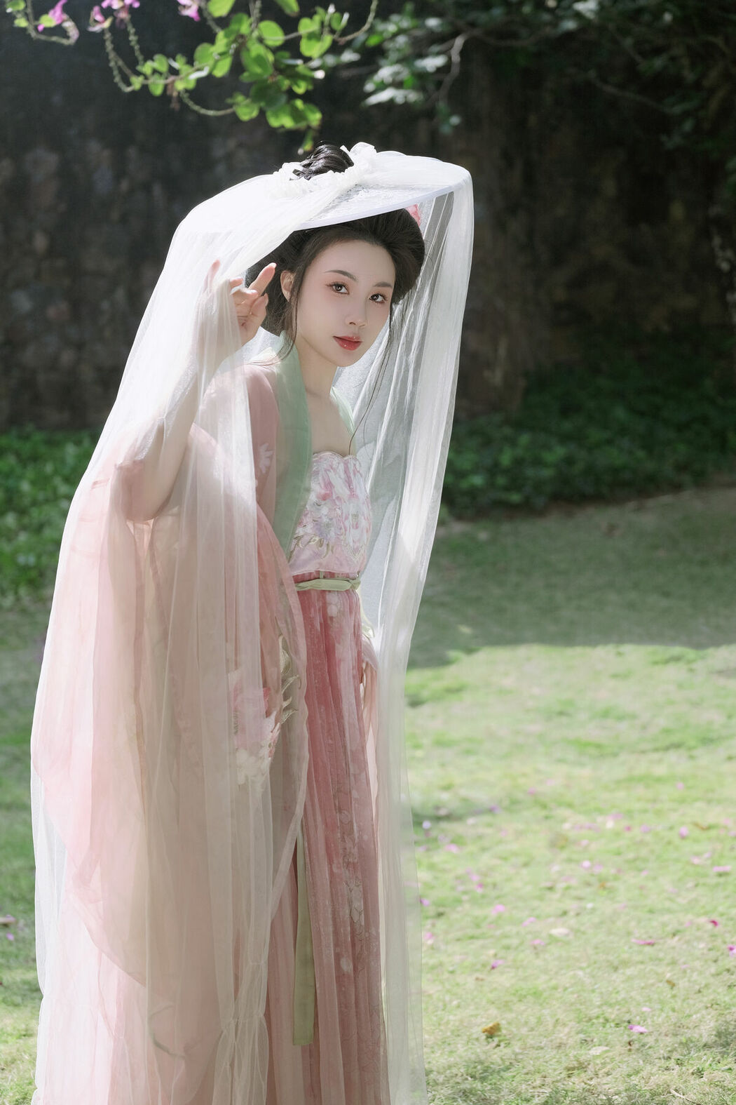 YiTuYu艺图语 Vol.9169 Xiao Guan (20P)