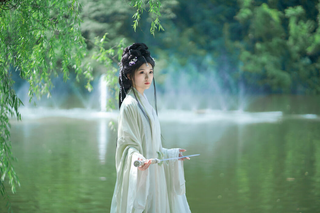 YiTuYu艺图语 Vol.9168 Zi Yu He Dian Tian De Ya (14P)