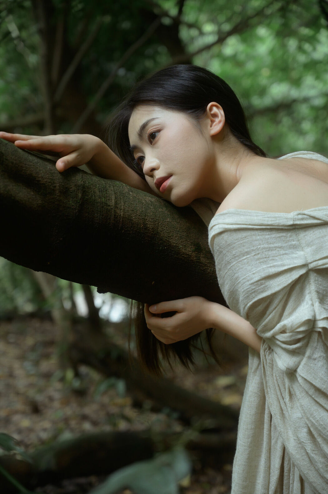 YiTuYu艺图语 Vol.9151 Ban Ge Yue Liang (23P)