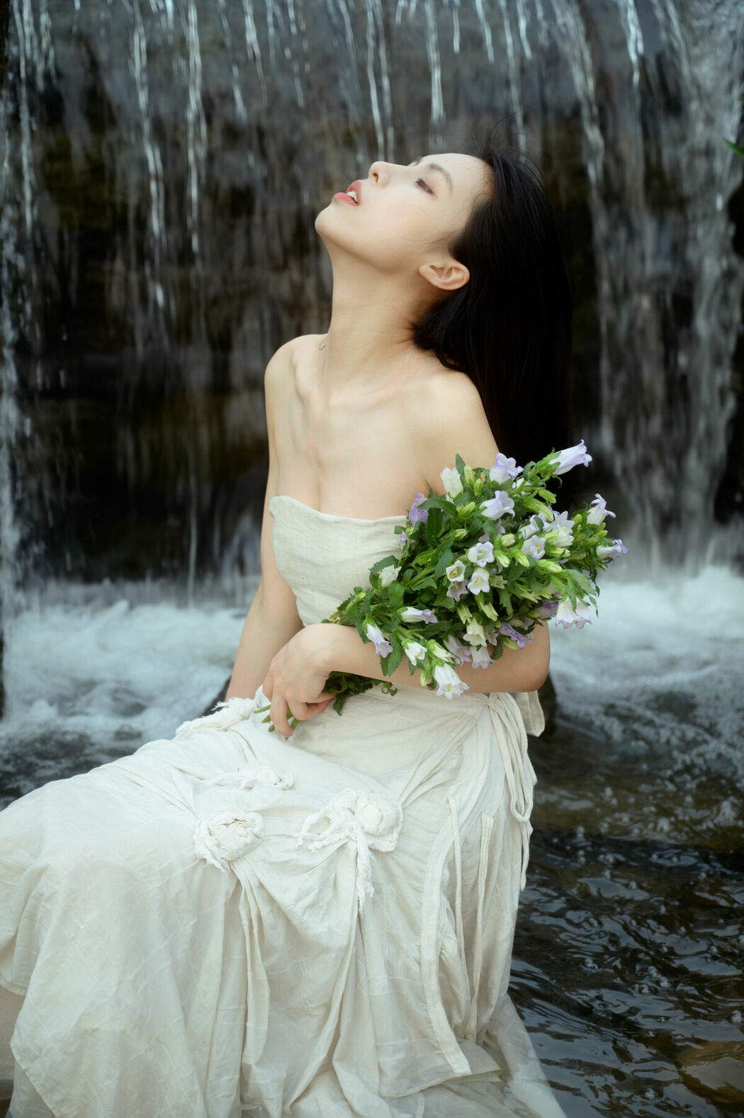 YiTuYu艺图语 Vol.9160 Bei Shang Tian Jiao (17P)