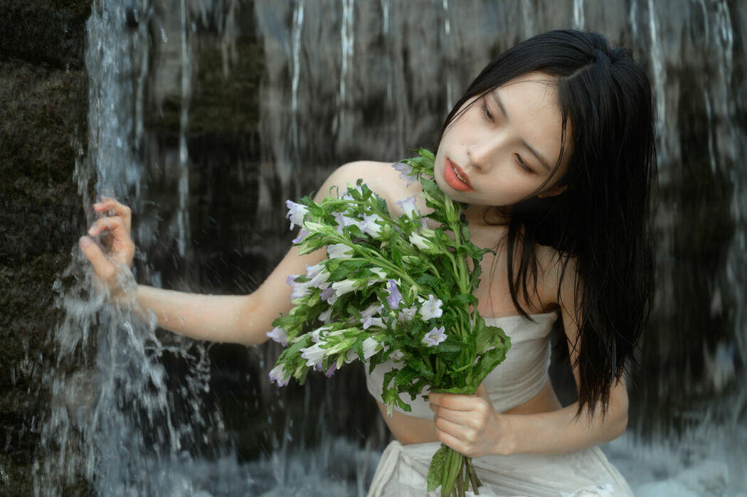 YiTuYu艺图语 Vol.9160 Bei Shang Tian Jiao (17P)