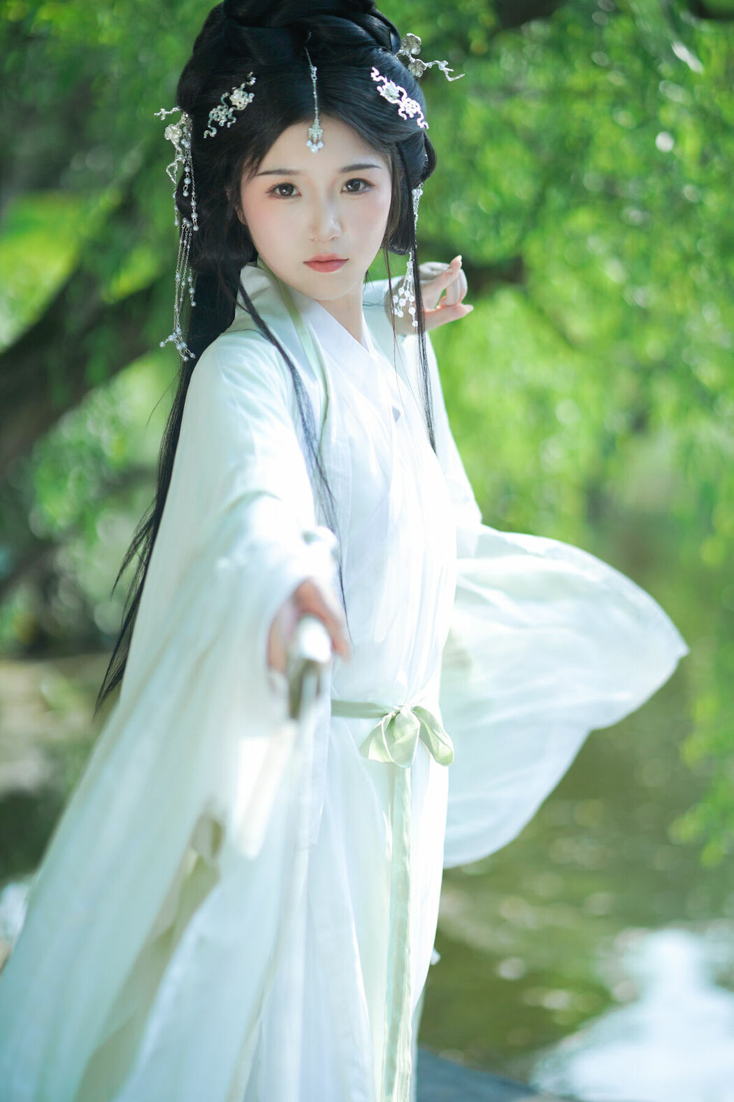 YiTuYu艺图语 Vol.9168 Zi Yu He Dian Tian De Ya (14P)