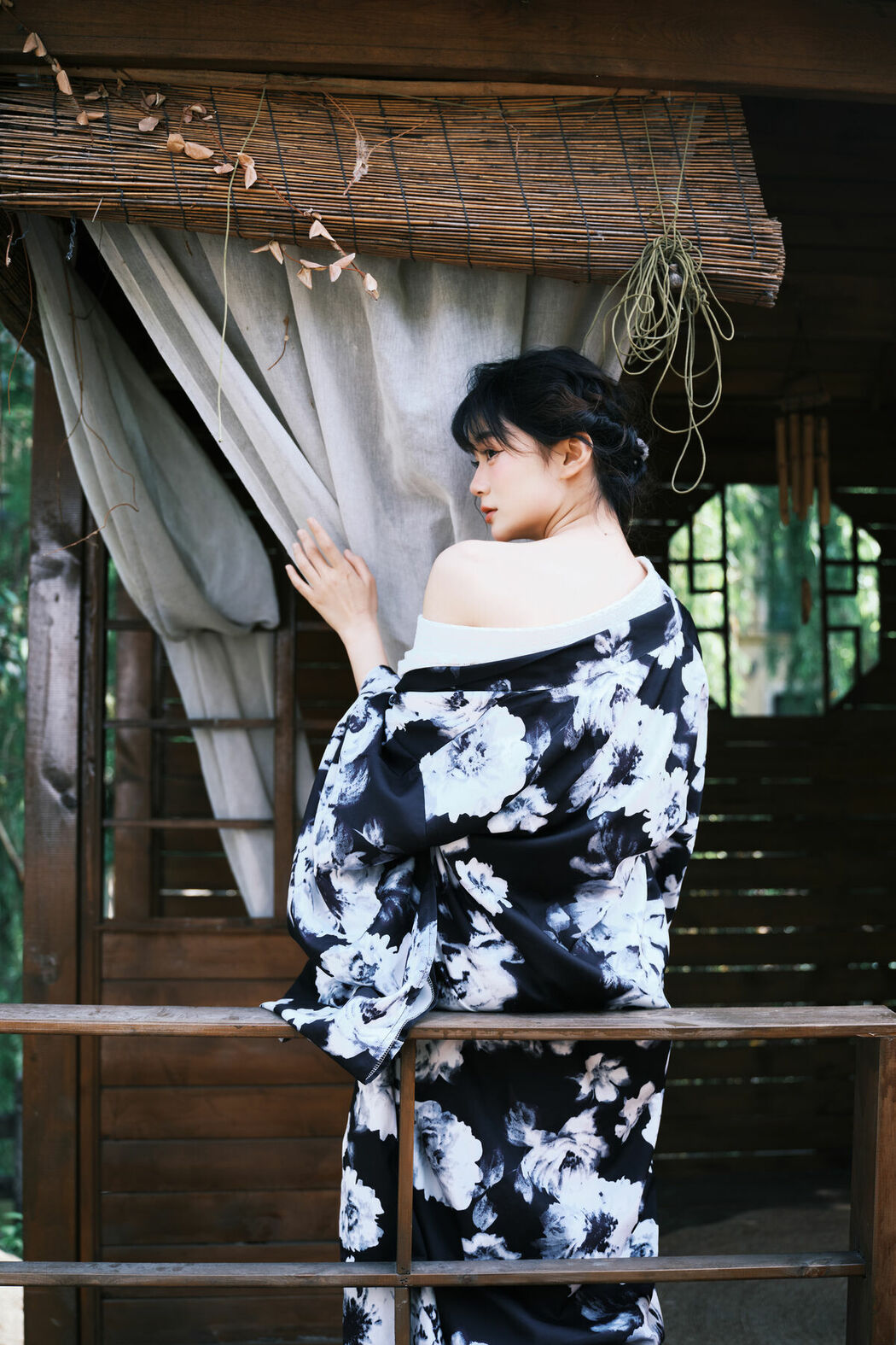 YiTuYu艺图语 Vol.9163 Xiao Shan Zao Jian (48P)