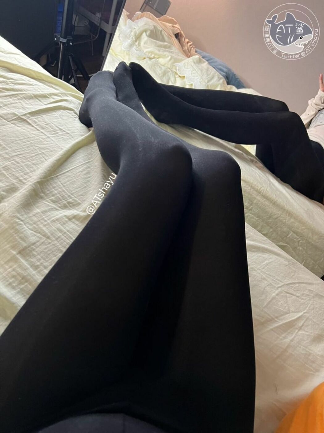 Coser@AT鲨 – 原相机质感黑裤袜 (59P – 3V)