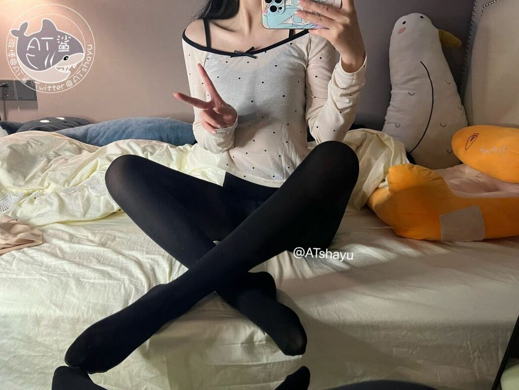 Coser@AT鲨 – 原相机质感黑裤袜 (59P – 3V)