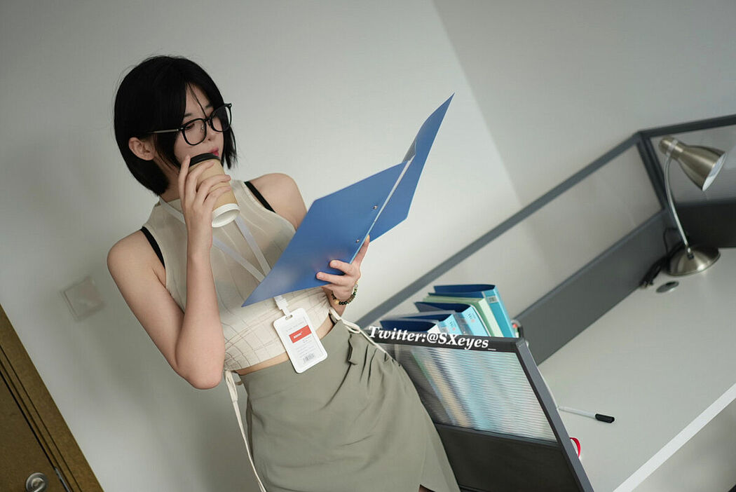 Coser@眼酱大魔王w – Fantia 2023年12月订阅 (28P – 1V)