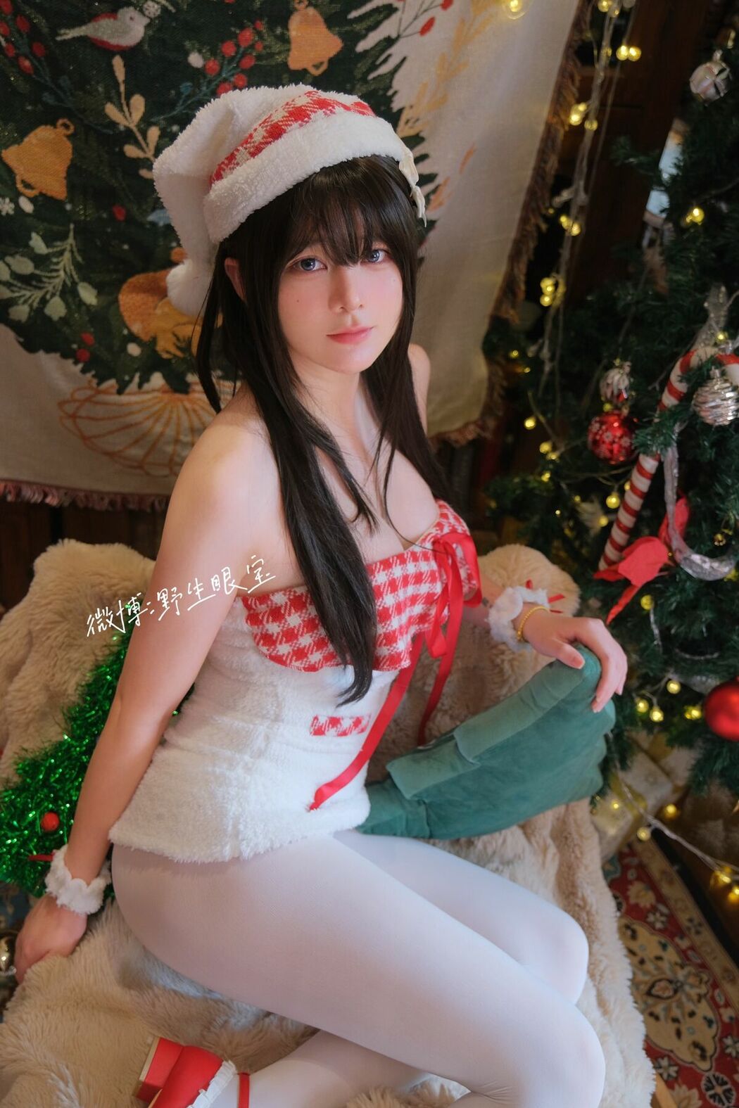 Coser@眼酱大魔王w – Fantia 2024年12月订阅 (40P – 1V)