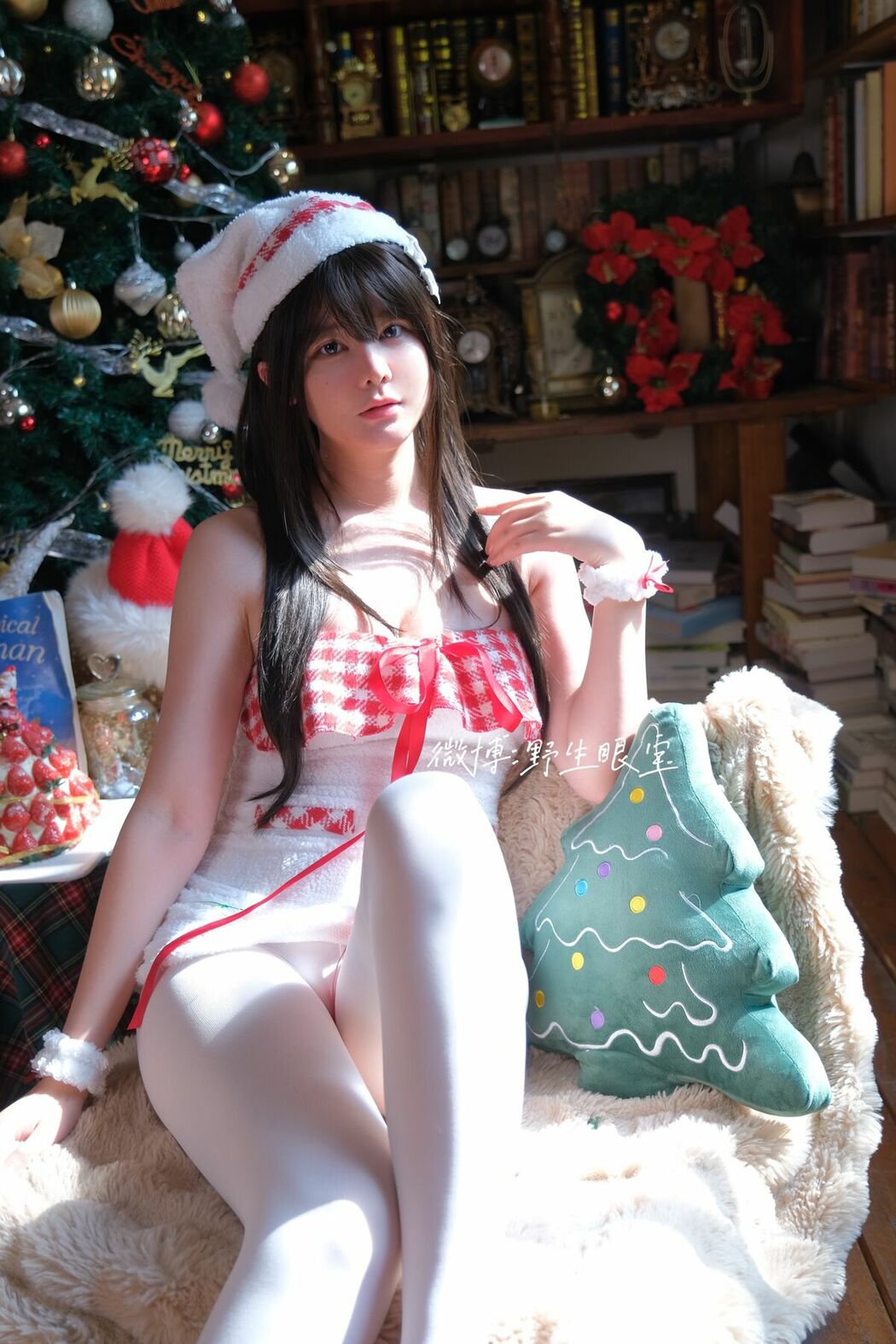 Coser@眼酱大魔王w – Fantia 2024年12月订阅 (40P – 1V)